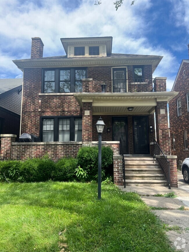 Grosse Pointe Manor Apartments for Rent with Washer & Dryer Grosse