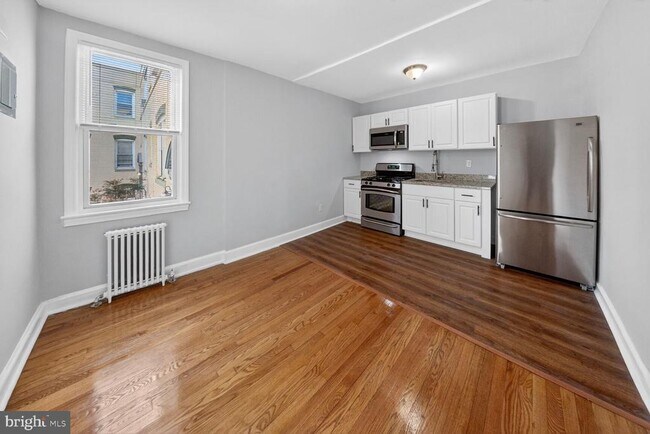 Foto del edificio - 4701 Ravenswood Rd