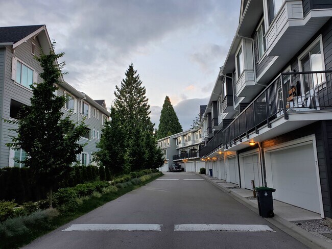 Building Photo - 16337 15 Av