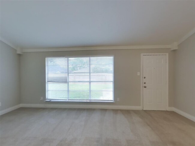 Building Photo - 3551 Windmoor Dr