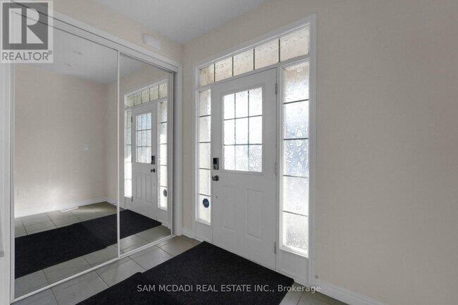 Photo du bâtiment - 1395 Chretien St