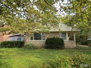 Building Photo - 1142 Cherry Ln