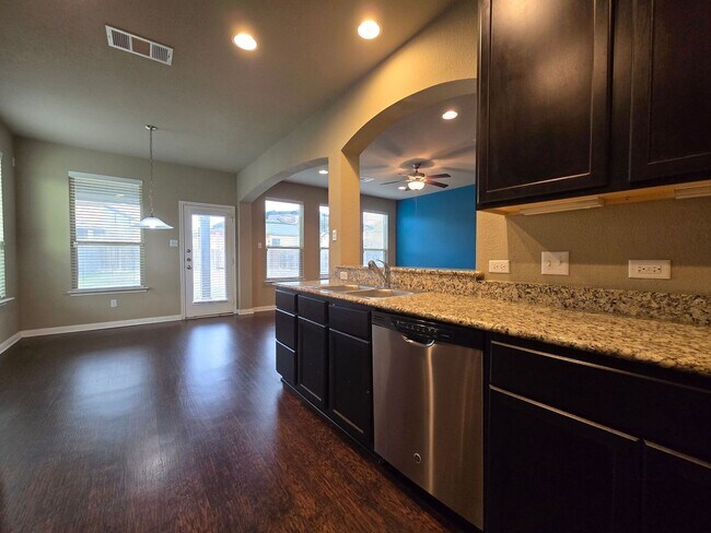 Building Photo - RENT REDUCTION - AVAILABLE NOW!