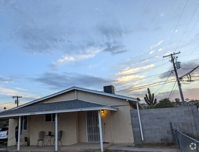 Building Photo - 12842 N 20th St