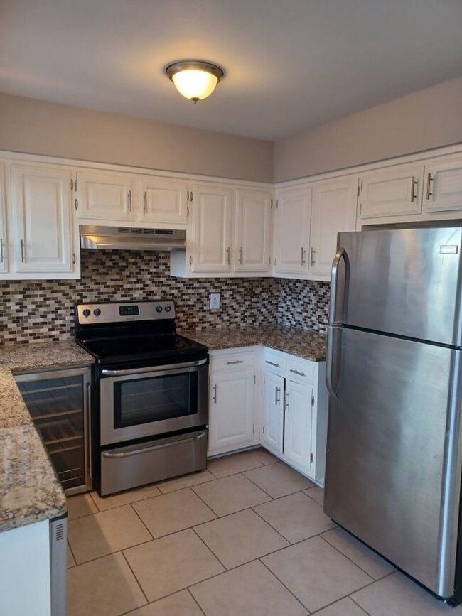 Foto del edificio - 3 br, 2.5 bath House - 127 Brentwood Pt.