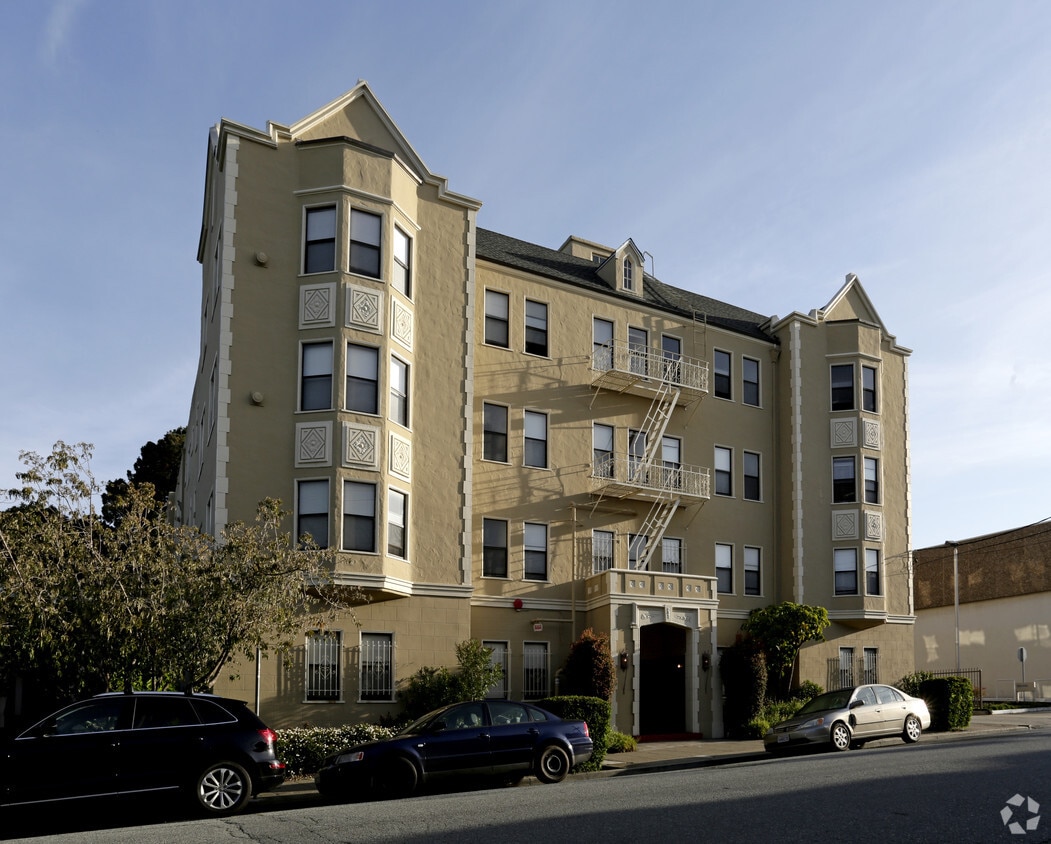 Building Photo - 320 62nd St