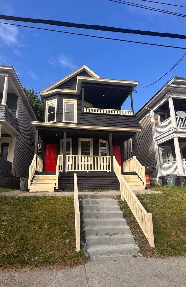 Foto del edificio - 673 Myrtle Ave