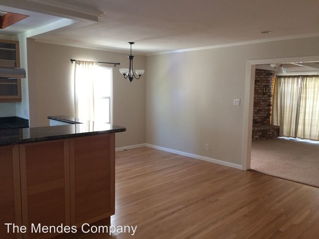 Building Photo - 3 br, 2 bath House - 811 Van Nuys Street