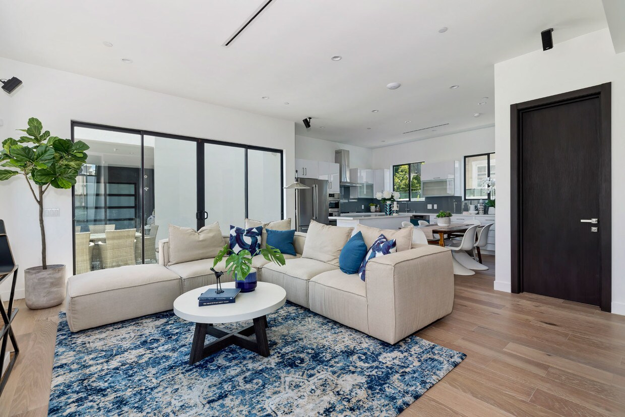 Foto principal - 3129 Helms Ave