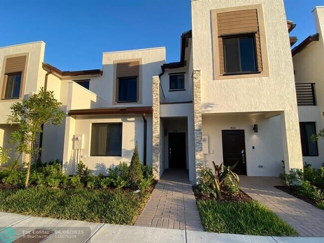 Building Photo - 408 NE 208th Terrace