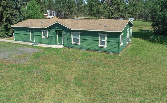 Building Photo - **Coming Soon** 3 Bed 2 Bath Manufactured Home on Acreage west of Spokane 12 minutes