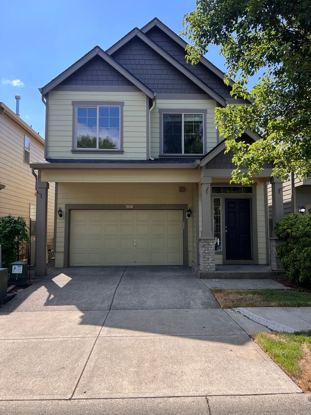 Primary Photo - 4 Bedroom Near Vancouver Mall & Peace Health