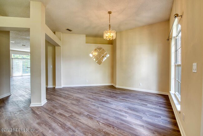 Foto del edificio - 12590 Eaglesham Dr