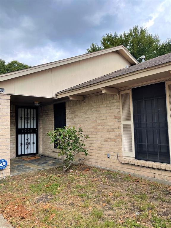 Foto del edificio - 4206 Fallen Oaks Dr