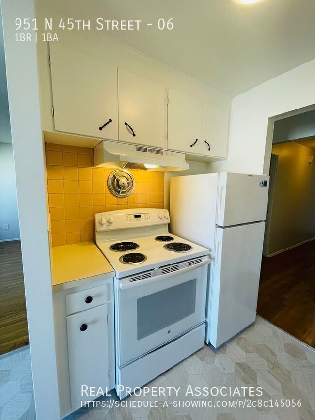 Building Photo - 951 N 45th St