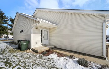 Building Photo - 810 W Gaston Dr