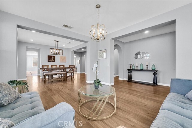 Foto del edificio - 6895 Guinevere Ct