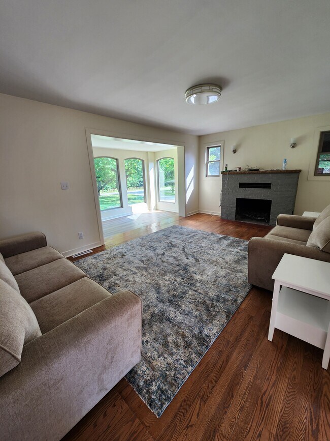 Foto del edificio - 2740 Dutch Ridge Rd