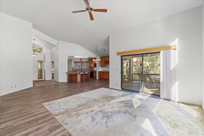 Building Photo - Beautiful Elk Run Home for Rent