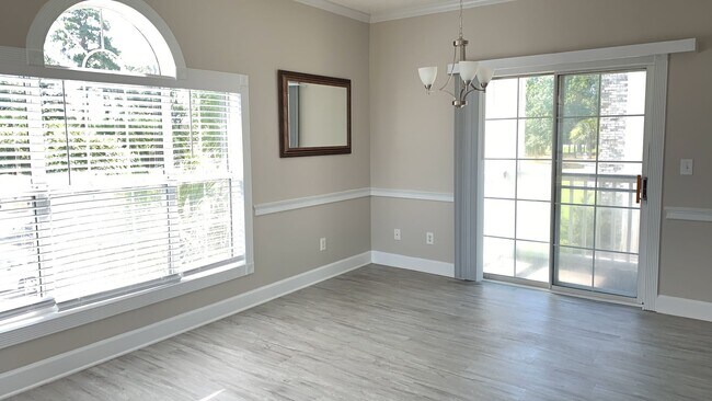 Foto del edificio - AUGUST SPECIAL!! 1-Bedroom, 1-Bathroom, condo
