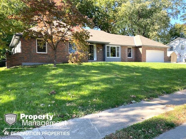Foto principal - 210 NW Donovan Rd