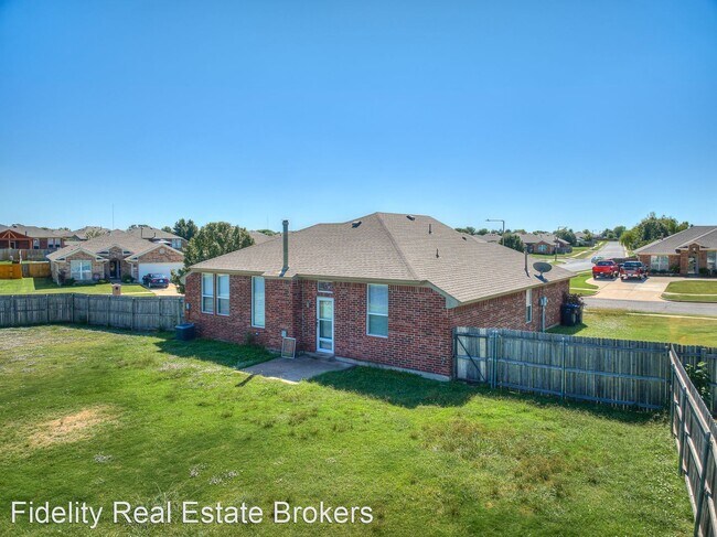 Building Photo - 3 br, 2 bath House - 2401 NW 162nd St