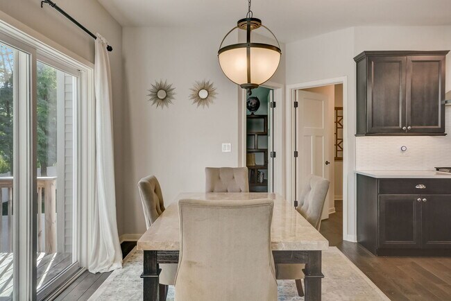 Building Photo - 1337 Highpoint Ct