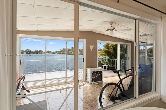 Foto del edificio - 5620 Lagoon Dr