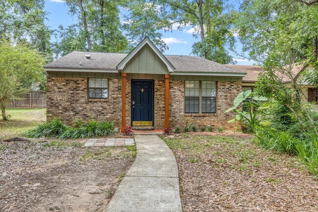 Foto del edificio - 2556 Panther Creek Rd