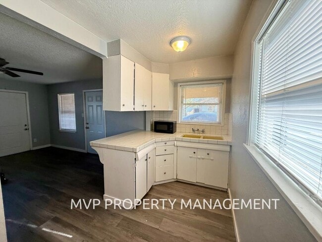 Foto del edificio - 444 Dodge Ave