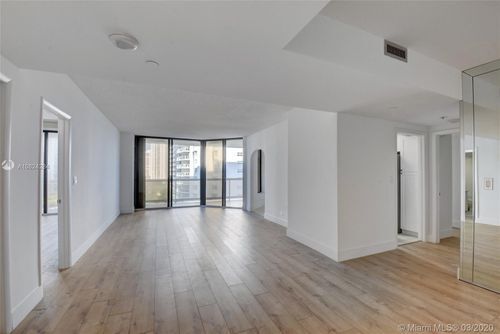 Building Photo - 20191 E Country Club Dr