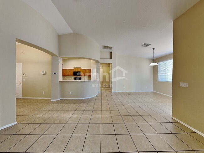 Foto del edificio - 7404 W Pioneer St