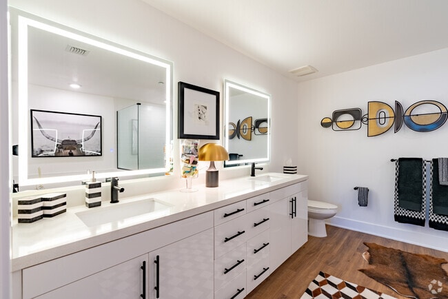 2 Bedroom, 2 Bath - Clarendon Apartments