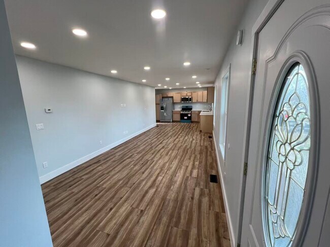 Foto del edificio - 1315 Mercury Dr