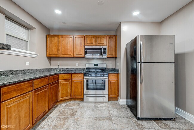 Building Photo - 4938 S King Dr