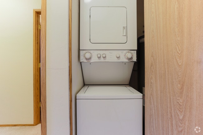 Interior Photo - Oak Tree Apartments