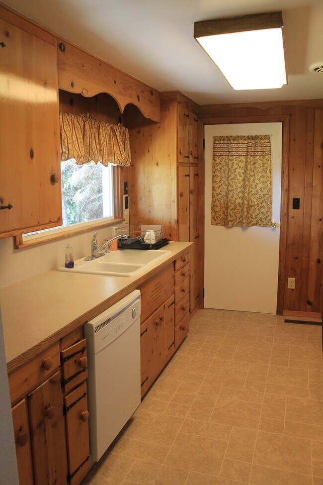 Foto del edificio - Spacious Home in the Country for Rent