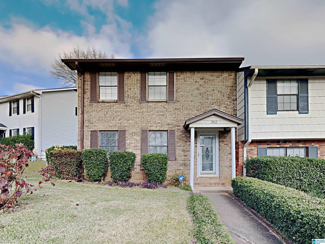 2361 Grayson Valley Cir, Birmingham, AL 35235 Townhome Rentals in