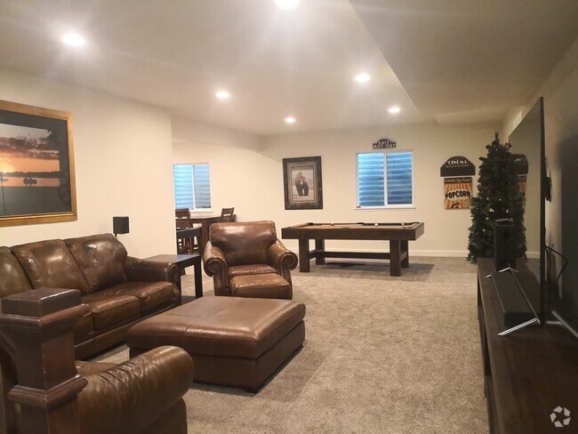 Building Photo - 12989 Ventana St