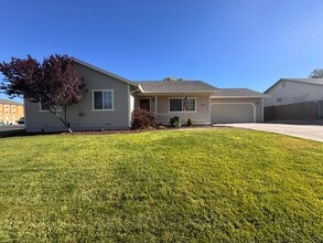 Building Photo - 1070 Ashley Way