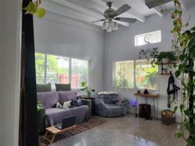 Building Photo - 1313 NE 16th Ter