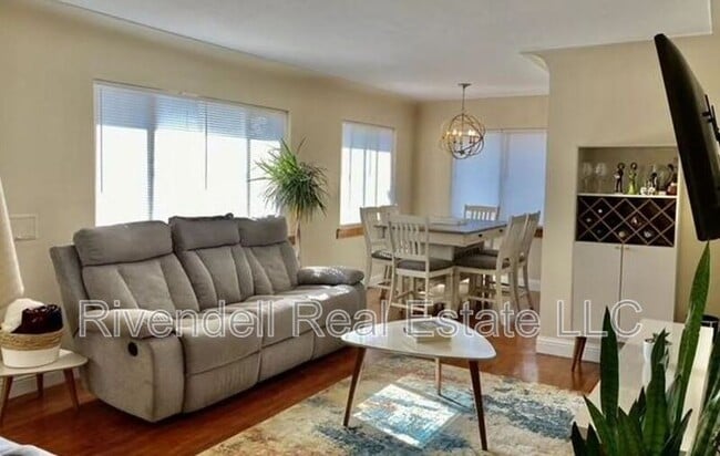 Photo - 2391 Jamaica St House