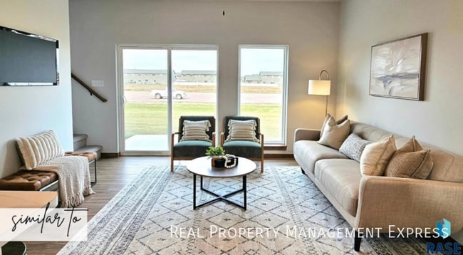 Foto del edificio - Modern & Spacious 3-Bedroom Townhome on Sioux Falls’ West Side