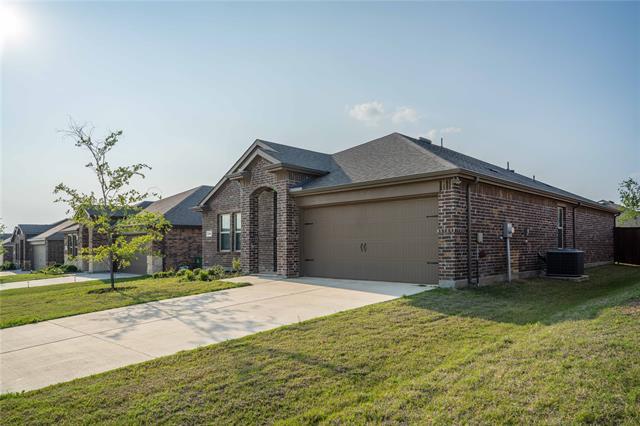 Building Photo - 925 English Dr