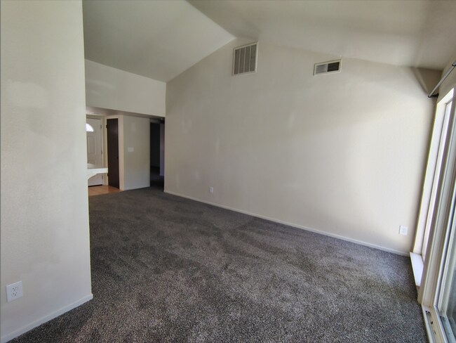 Foto del edificio - 1005 Sylvan Meadows Dr