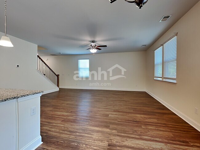Building Photo - 132 Sweet Gum Dr