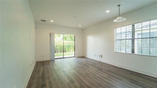 Foto del edificio - 10335 Henbury St