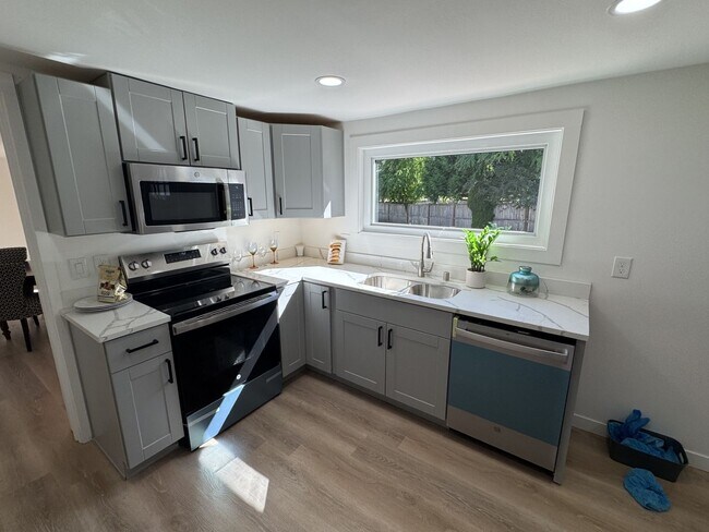 Foto del edificio - 7816 Trails End Dr SE