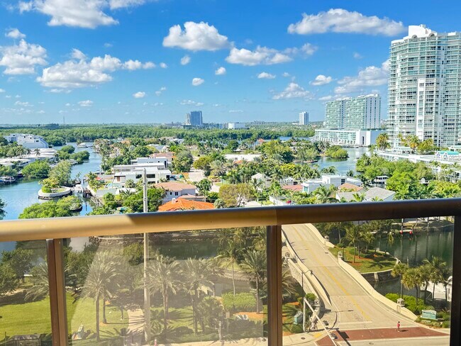 Foto del edificio - 16275 Collins Ave