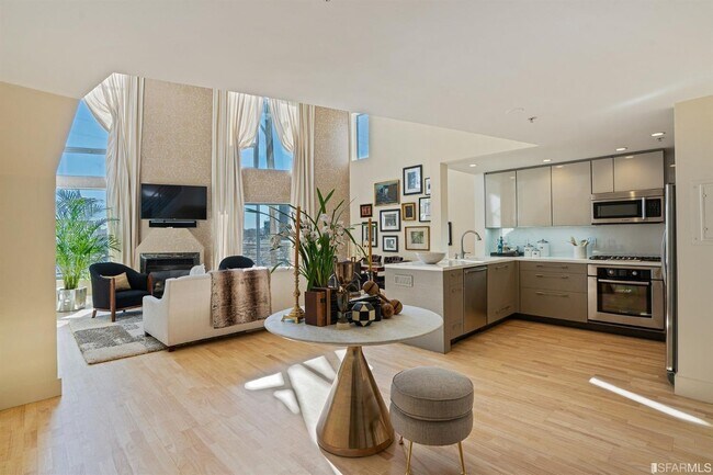 Living Room - 260 Clara St